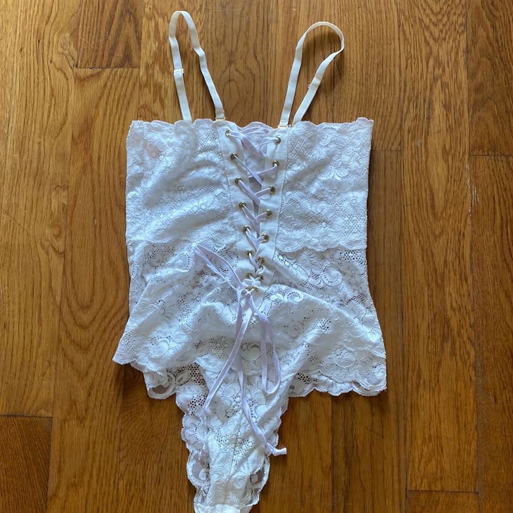 White lace tie up bodysuit